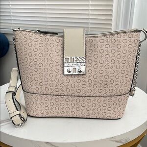 GUESS Cream Shoulder Bag with Elegant Design